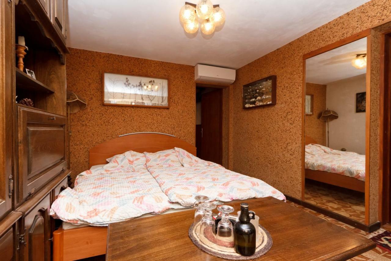 Apartmani Rasan Малинска Екстериор снимка