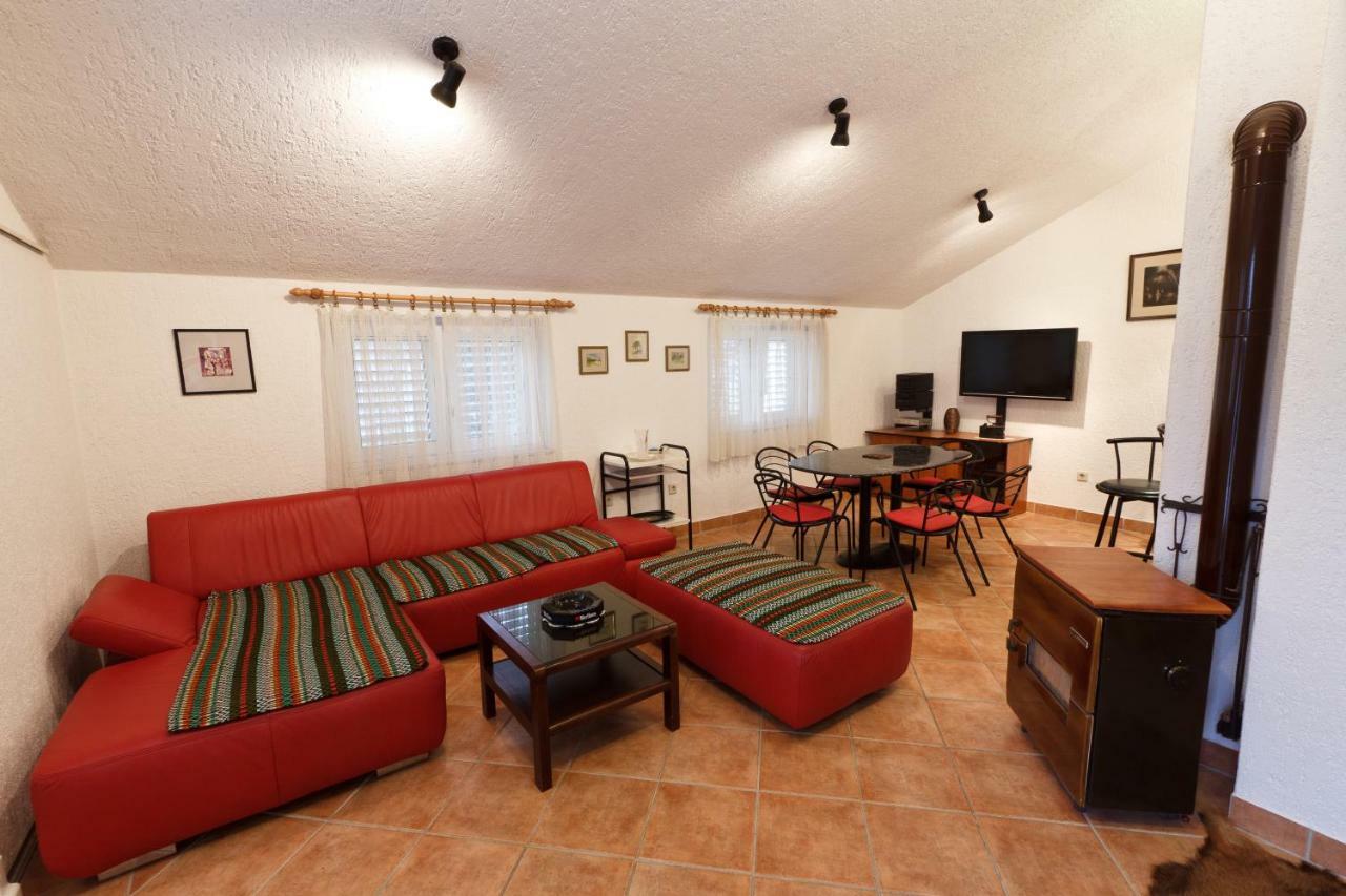 Apartmani Rasan Малинска Екстериор снимка