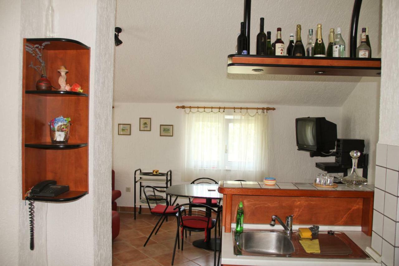 Apartmani Rasan Малинска Екстериор снимка